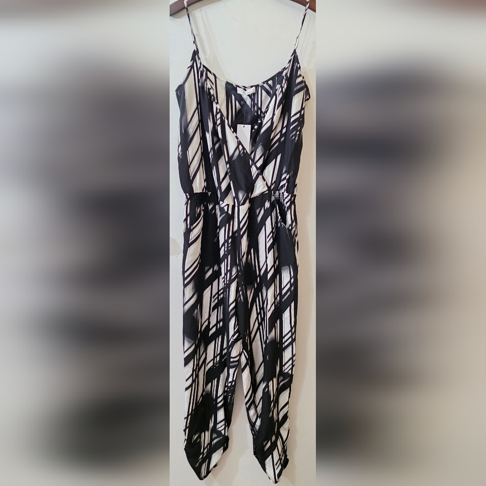 NWT Parker Jumpsuit with a black and white abstract pattern Size MEDIUM - Picture 2 of 13
